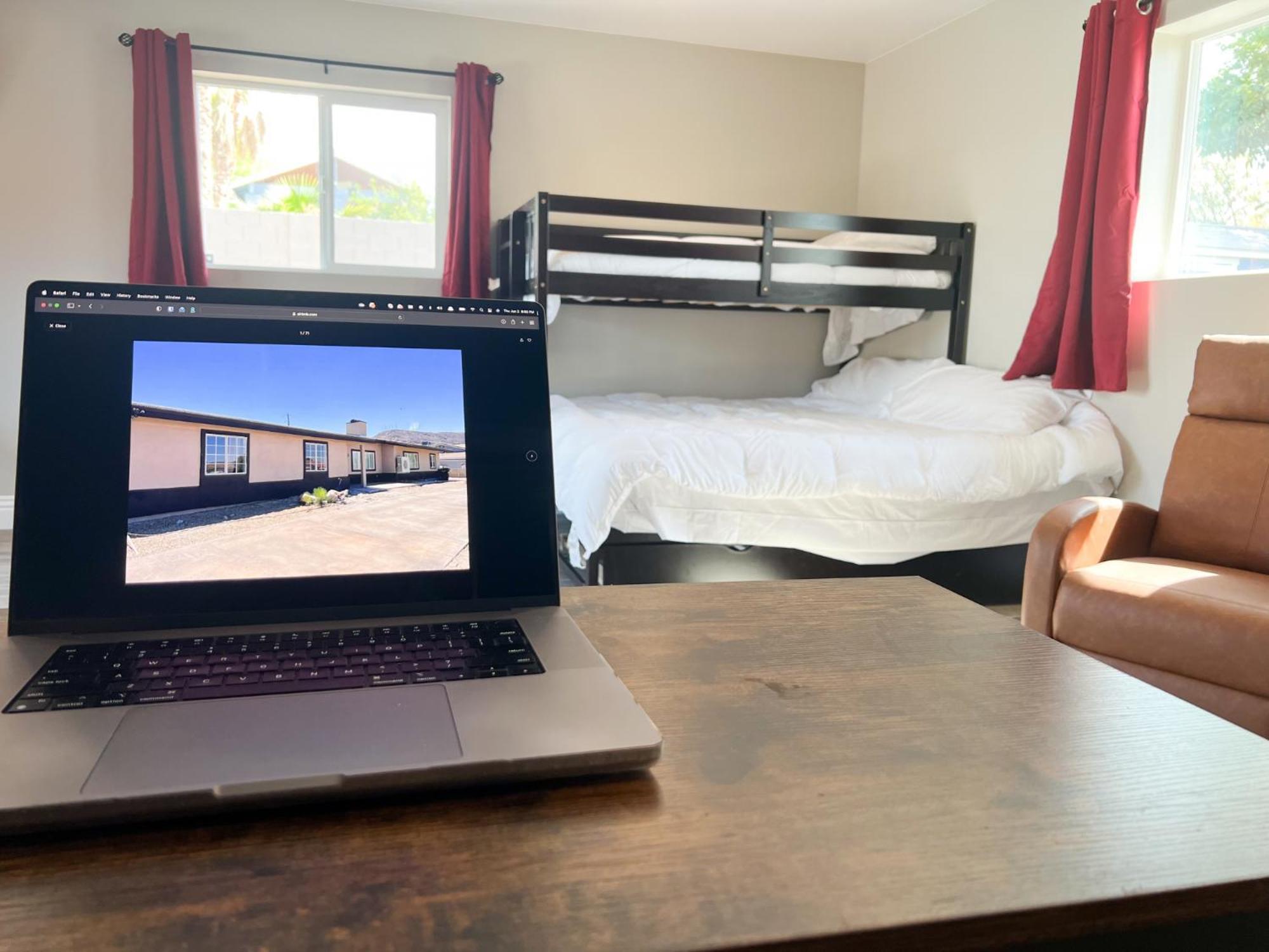 Lux Private Home - Pool, Billiards, 8 Smart Tvs, Board Games, Cotton Bedding - The Stone Sanctuary At Mccullough Hills Trailhead Las Vegas Exterior foto